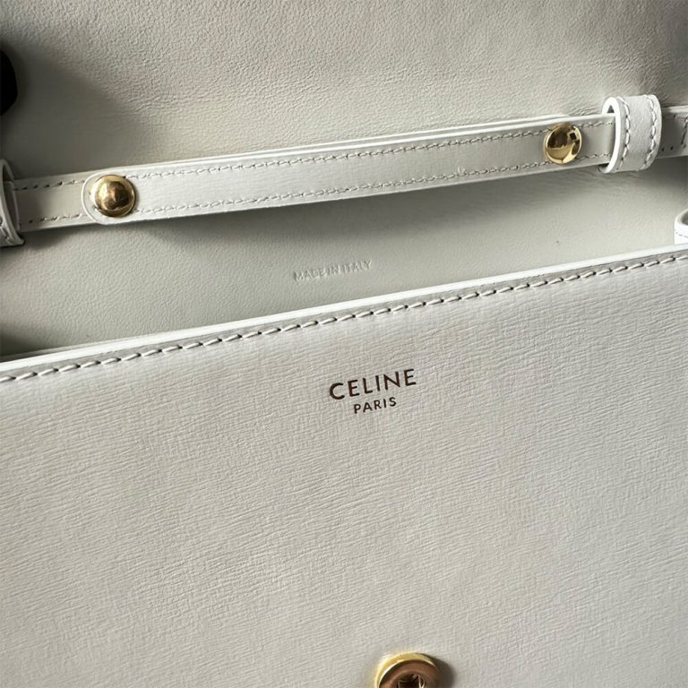 WALLET ON CHAIN MARGO in Shiny calfskin(HIGH-END GRADE)